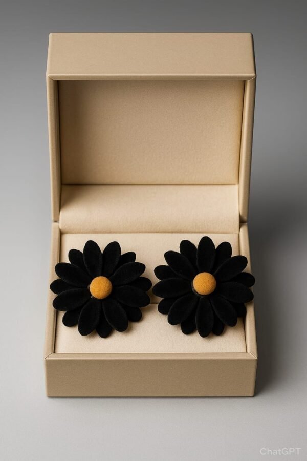 Velvet Black Daisy Stud Earrings