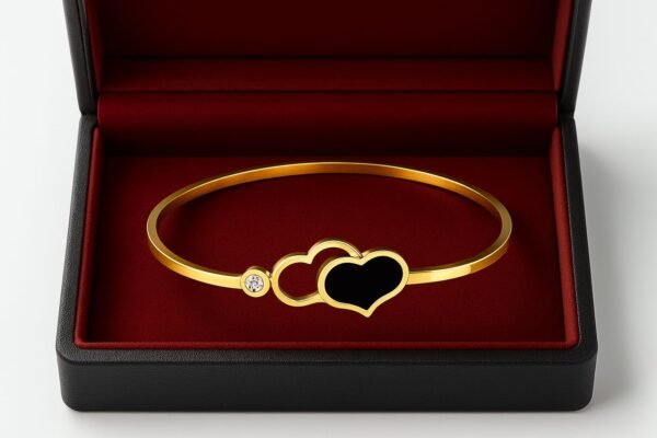 Aurelia Heart Gold Polished HandCuff