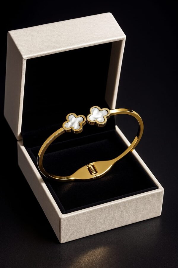 Luna Clover Stainless Steel Handcuff